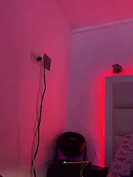 hpcouplee420 online show from April 16, 9:54 am