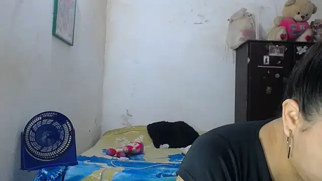 Snapshot of Ivanna_Vegax chatting on April 17, 6:44 pm Ivanna Vegax online show from April 17, 6:44 pm