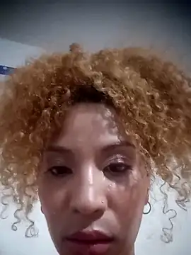 Snapshot of SolashLitzy_Curly chatting on June 9, 5:19 am SolashLitzy Curly online show from June 9, 5:19 am
