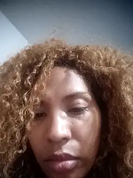 Snapshot of SolashLitzy_Curly chatting on May 20, 3:47 am SolashLitzy Curly online show from May 20, 3:47 am
