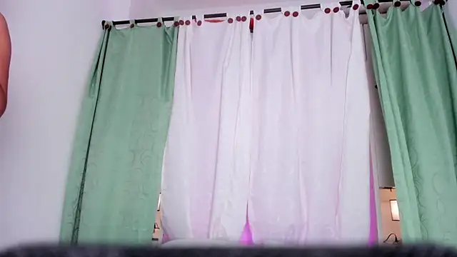 TessaLowe online show from March 25, 2:49 pm