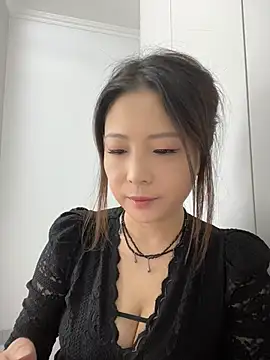 Lola666999 online show from April 24, 1:18 am
