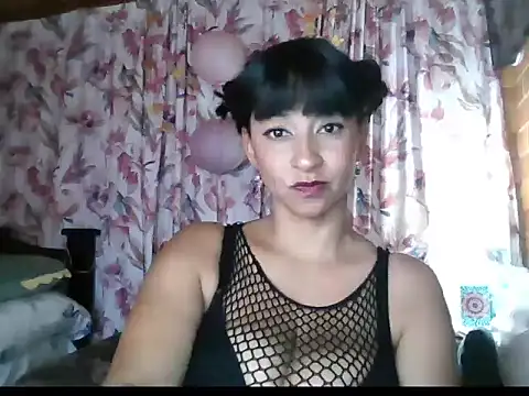 SusanCortez  online show from May 19, 6:26 pm