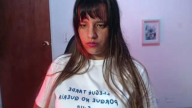 Ivvy Bloom online show from May 13, 3:02 am