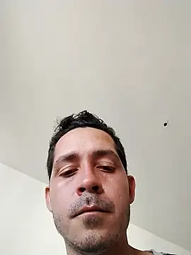 Gabriel leon33 online show from May 1, 8:36 pm
