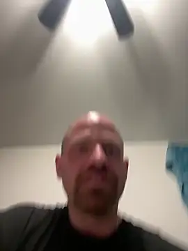 whitelioncody online show from April 18, 4:59 am