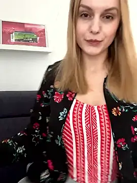 CutieLaura online show from March 24, 8:25 am