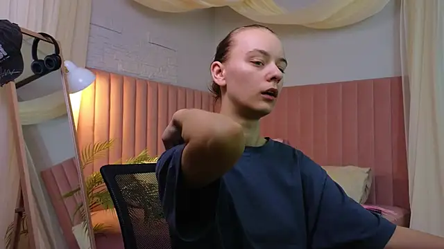 emma chaser online show from April 23, 1:23 am