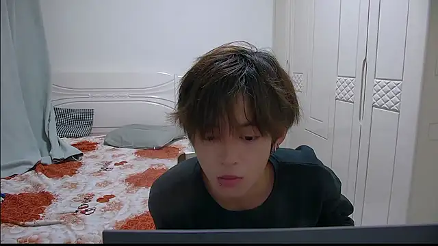 buding-001 online show from March 29, 2:24 am