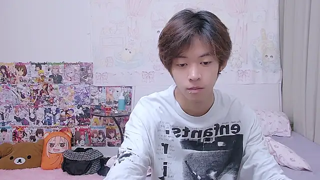 buding-001 online show from April 23, 11:49 am