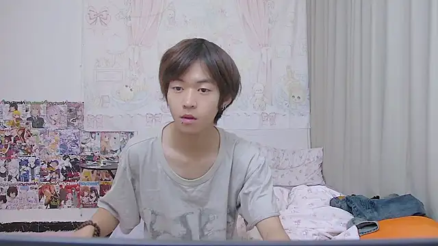 buding-001 online show from May 14, 10:56 am