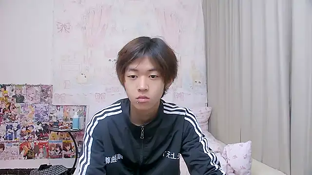 buding-001 online show from April 28, 5:12 am