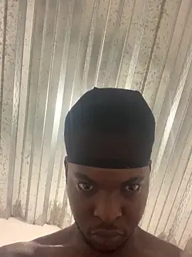 Snapshot of Ricoliin16 chatting on April 4, 10:49 pm Ricoliin16 online show from April 4, 10:49 pm