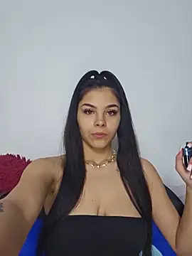 Crissdesire online show from May 24, 1:44 pm