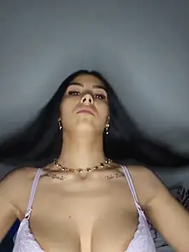 Crissdesire online show from May 19, 6:04 pm