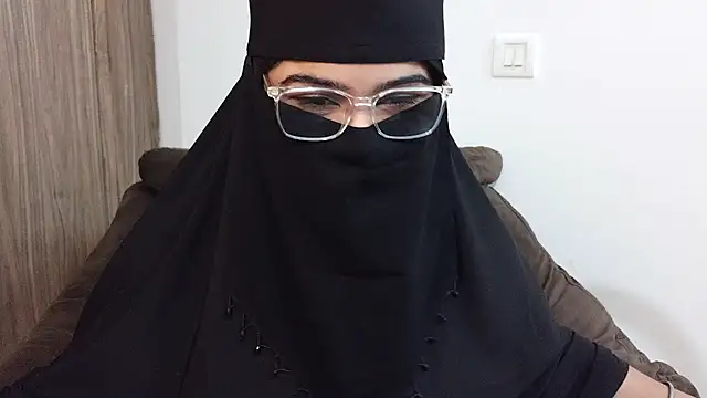 karandeep kaur isback online show from March 27, 1:34 pm