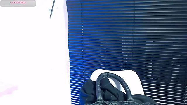 swwet bonnie online show from April 1, 2:24 am