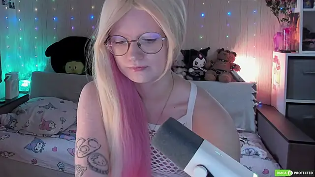 JulietFisher online show from June 15, 3:51 am
