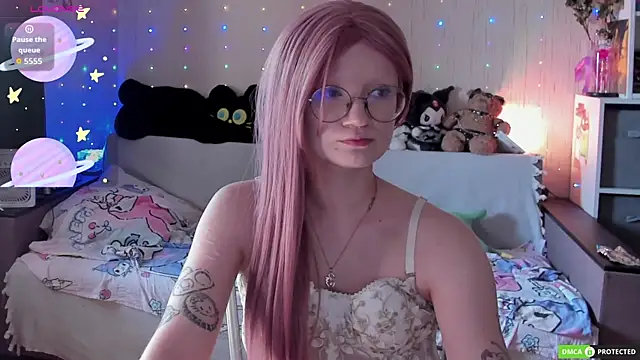JulietFisher online show from June 18, 9:47 am