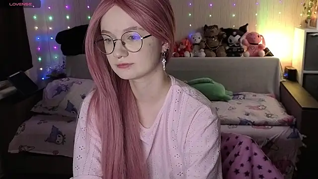 JulietFisher online show from March 28, 4:13 am