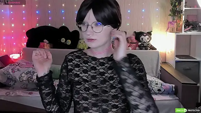 JulietFisher online show from May 14, 3:25 am