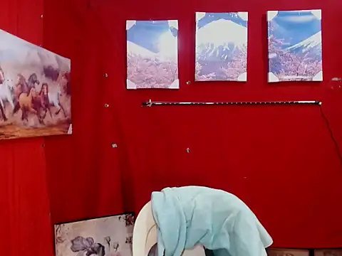 HottestLadyYuna online show from May 1, 5:45 am
