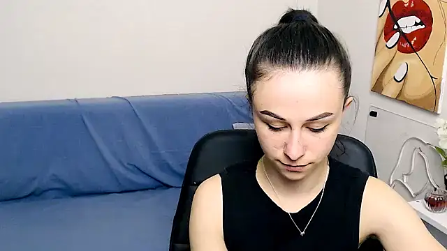 Anna Sia  online show from March 24, 1:00 pm