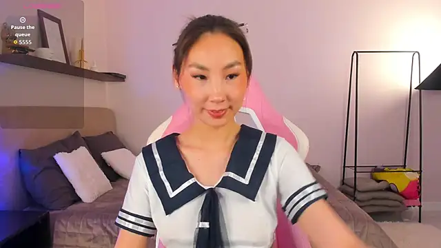 Snapshot of LexieLee chatting on June 12, 10:02 am LexieLee online show from June 12, 10:02 am