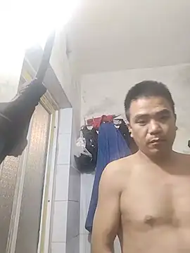 Snapshot of Tinh_love chatting on May 29, 9:59 am Tinh love online show from May 29, 9:59 am
