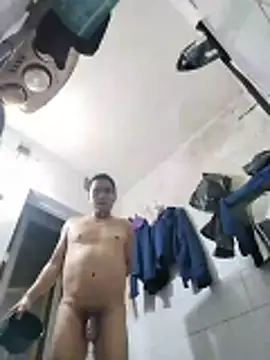 Snapshot of Tinh_love chatting on May 23, 12:15 pm Tinh love online show from May 23, 12:15 pm