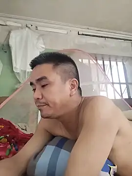 Snapshot of Tinh_love chatting on May 17, 12:21 am Tinh love online show from May 17, 12:21 am