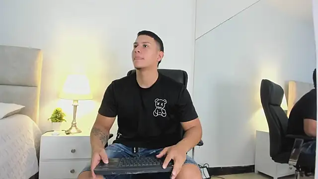 Chriss Diamond online show from May 26, 9:24 pm