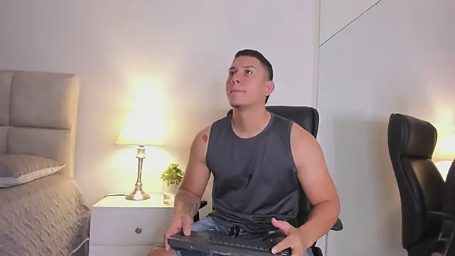 Chriss Diamond online show from June 11, 7:55 pm