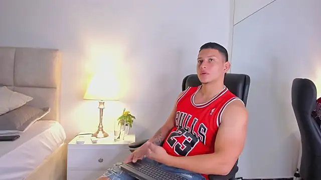 Chriss Diamond online show from June 15, 8:41 pm