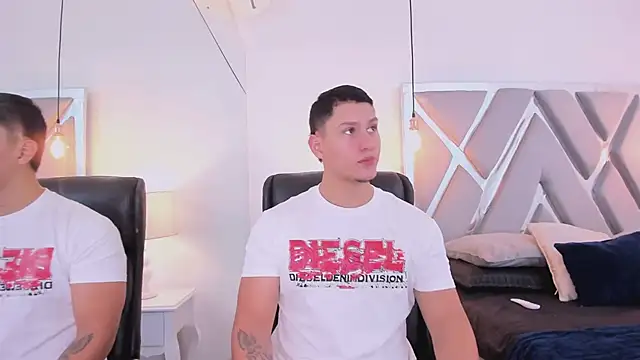 Chriss Diamond online show from April 12, 8:01 pm