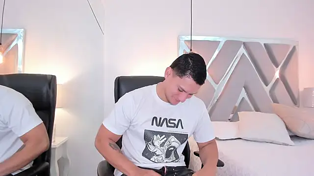 Chriss Diamond online show from May 1, 8:36 pm