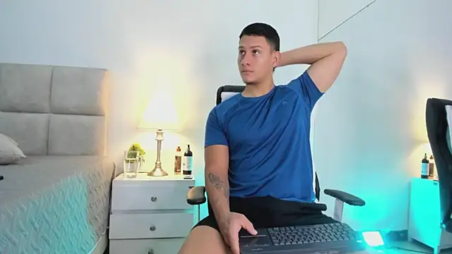 Chriss Diamond online show from May 16, 8:19 pm