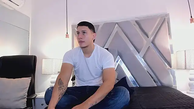 Chriss Diamond online show from April 24, 3:41 am