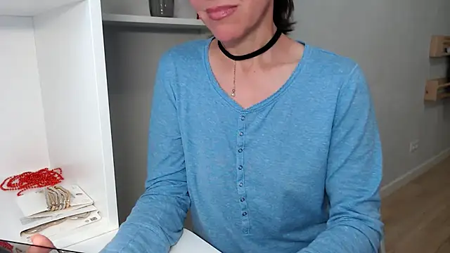 LadyL2026 online show from May 22, 6:22 am
