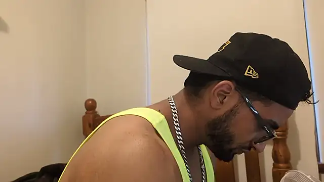 robin103666 online show from March 29, 9:44 am