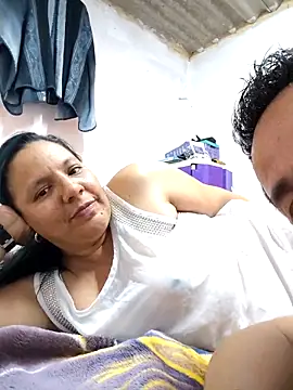 DosAlmasArdientesED online show from March 25, 9:57 pm