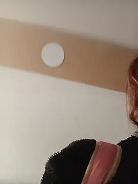 ValerieWoodsl online show from May 17, 7:47 pm