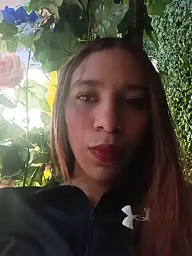 ValerieWoodsl online show from July 13, 5:01 pm