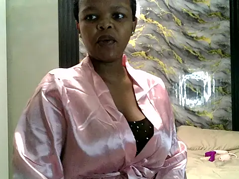 BustyBUNNYWORXXX online show from April 6, 5:14 pm