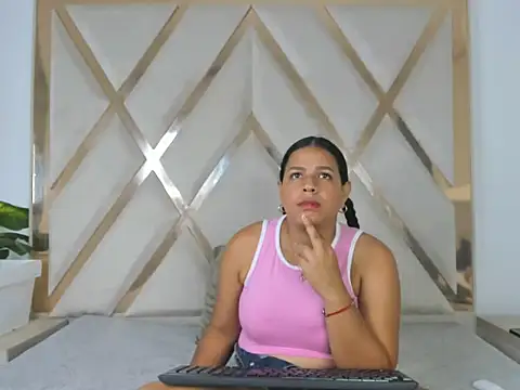 Snapshot of Alanaasm chatting on March 26, 5:17 am Alanaasm online show from March 26, 5:17 am