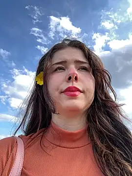 leiawifey online show from April 10, 1:51 pm