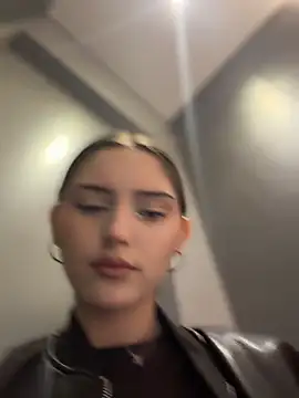 AnitaFly online show from May 31, 2:01 pm