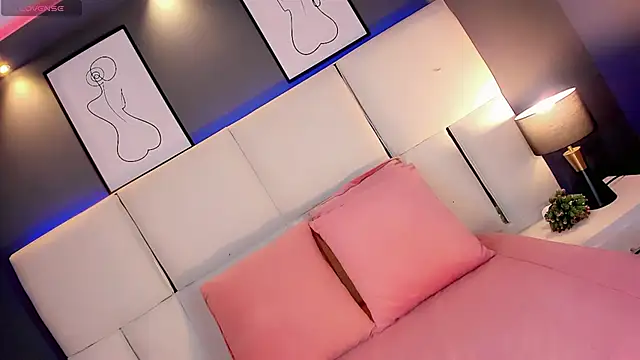 Kornylovee online show from April 4, 8:26 pm
