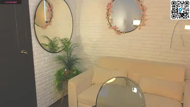 Snapshot of angelic_coy chatting on July 9, 11:20 am angelic coy online show from July 9, 11:20 am