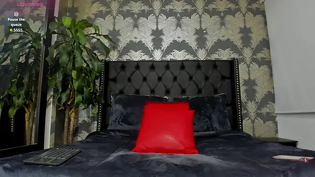 Pamela di angelo online show from April 17, 9:39 pm